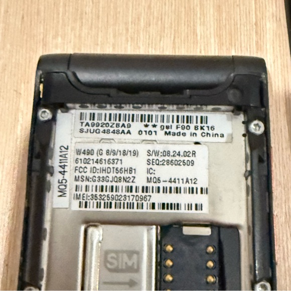 Motorola W490 T-Mobile 3G Flip Phone No Charger Tested Powers On Read Below!! - Picture 8 of 14